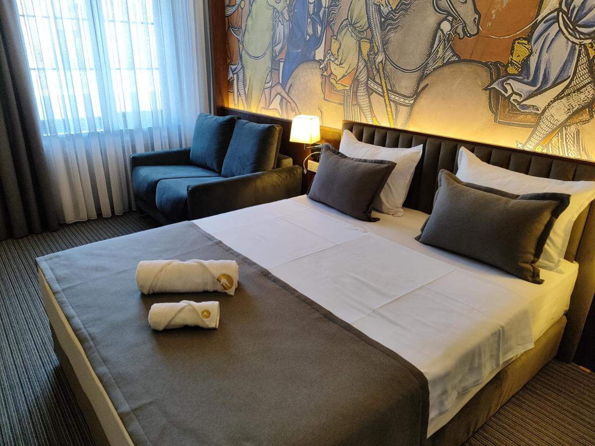 Orienta Hotel Gjoemri Buitenkant foto