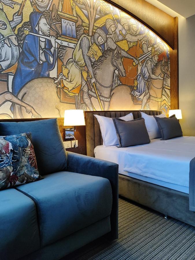 Orienta Hotel Gjoemri Buitenkant foto